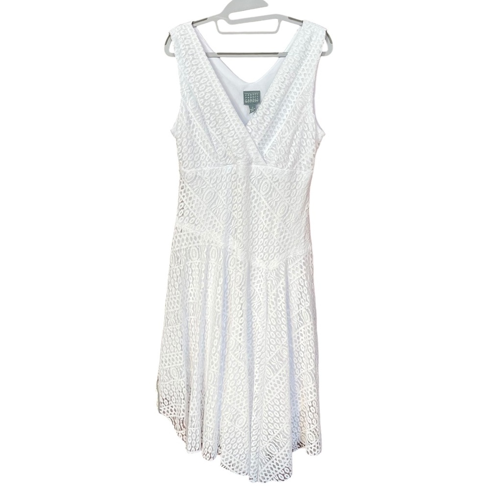 Rabbit Designs White Lace Sleeveless V-Neck Asymmetrical Hem Dress Size 12 EUC